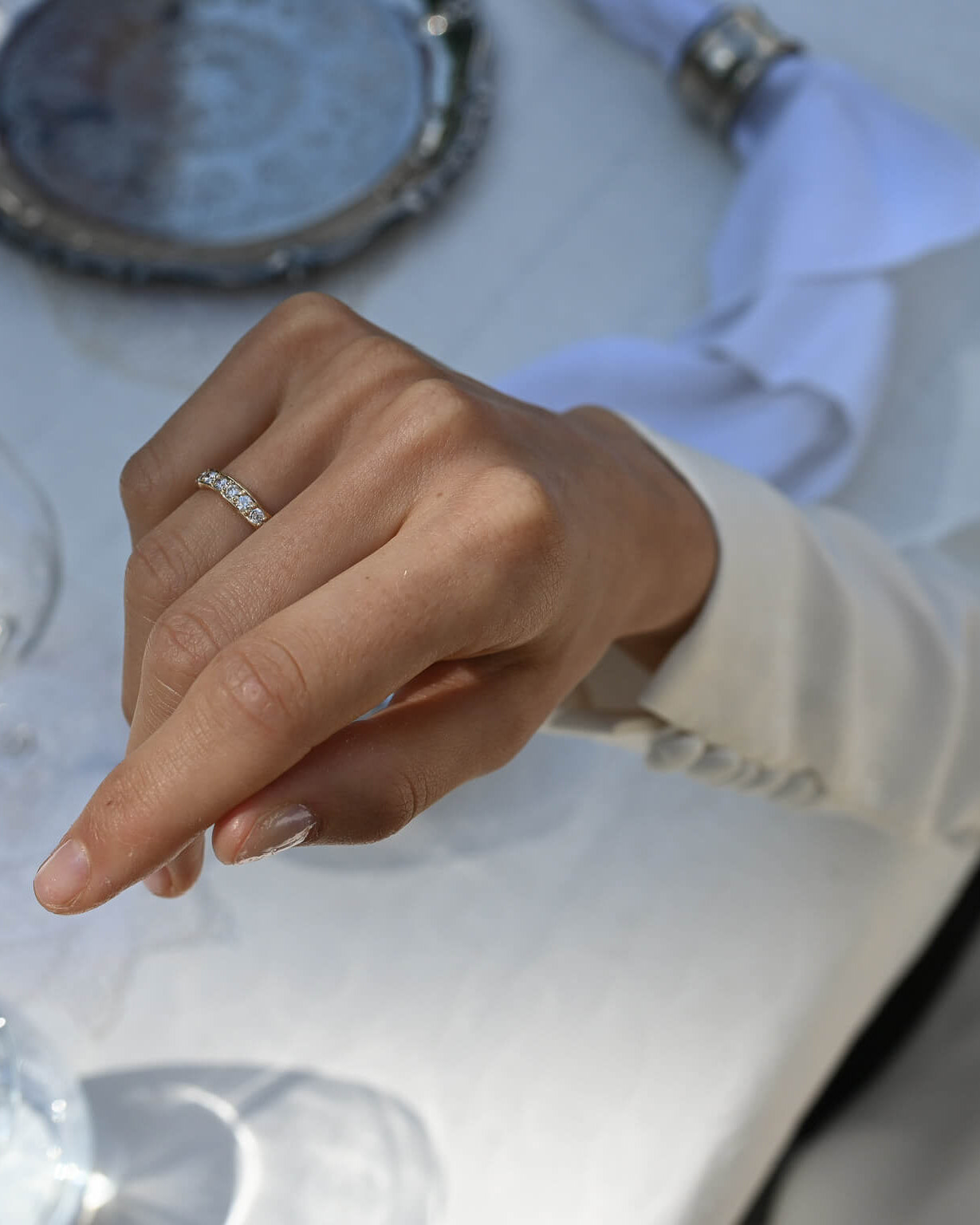 bea-fingerring-med-diamanter