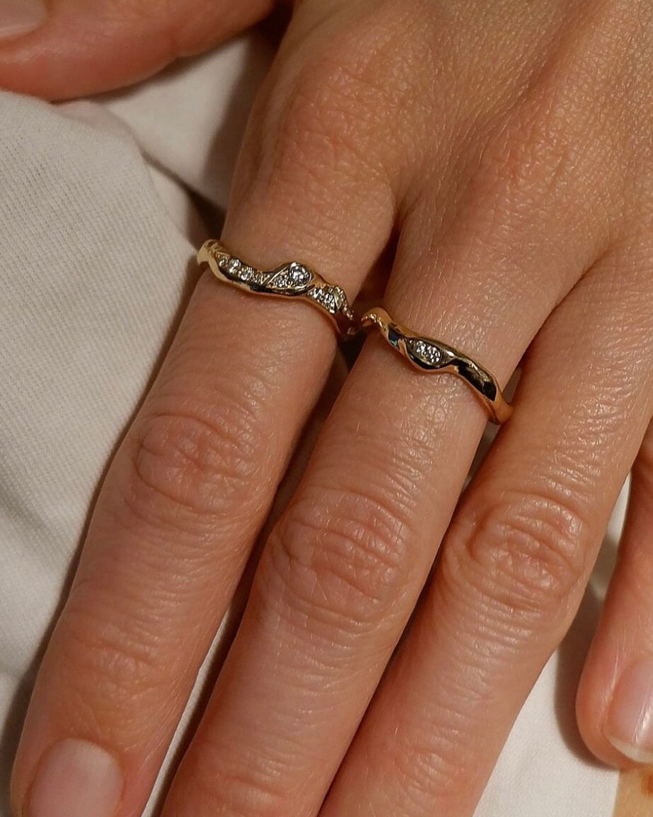 Kaya dråbe fingerring i 8 karat guld