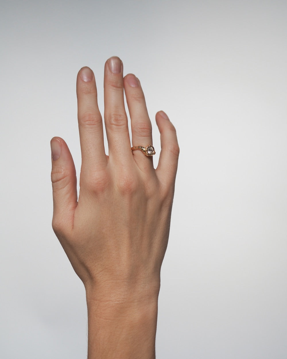 Safi fingerring i 18 karat guld