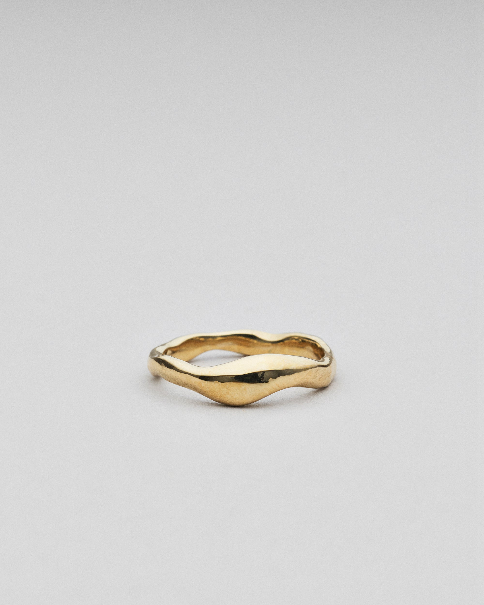 Bente fingerring i 14 karat guld