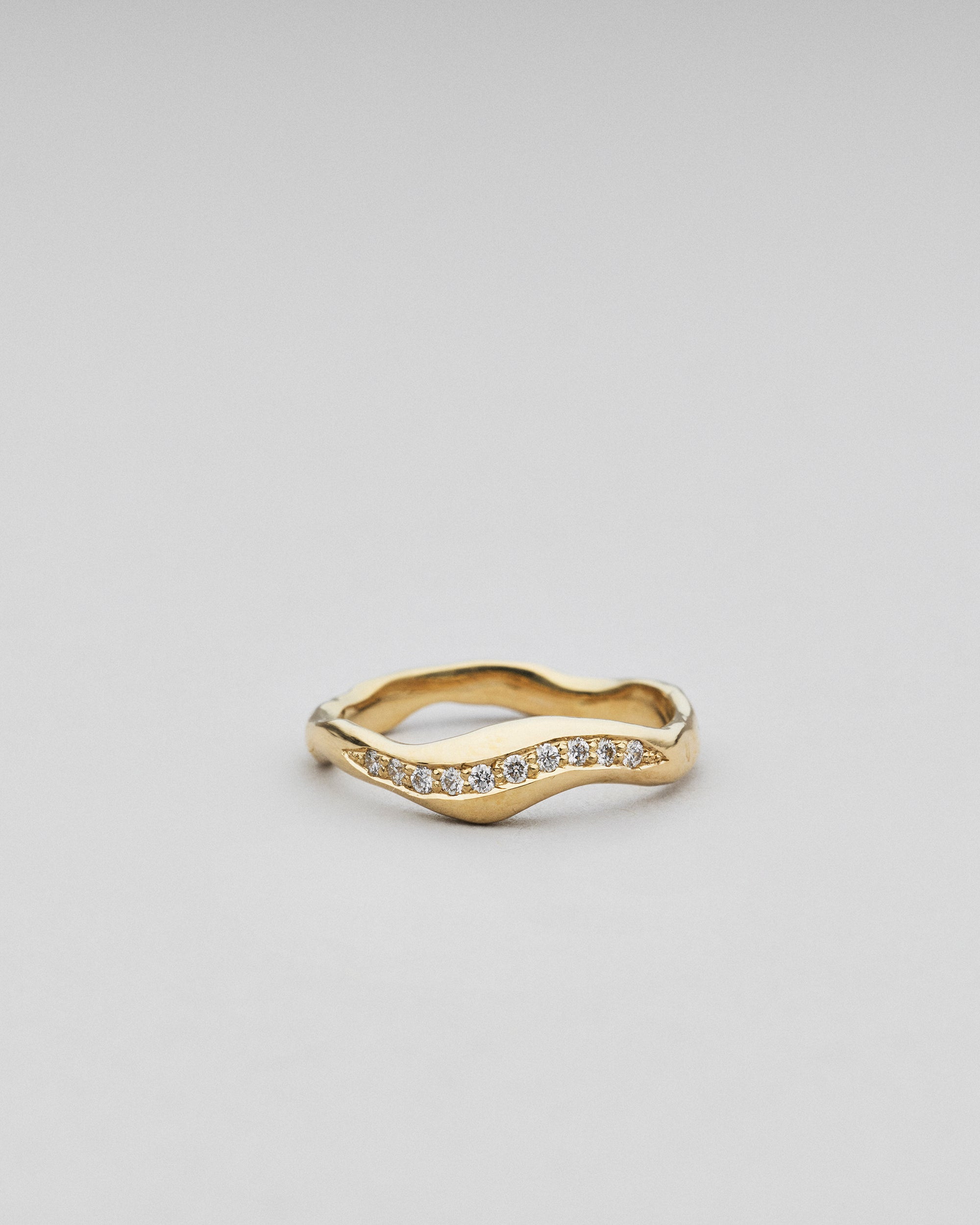 Jytte fingerring i 14 karat guld