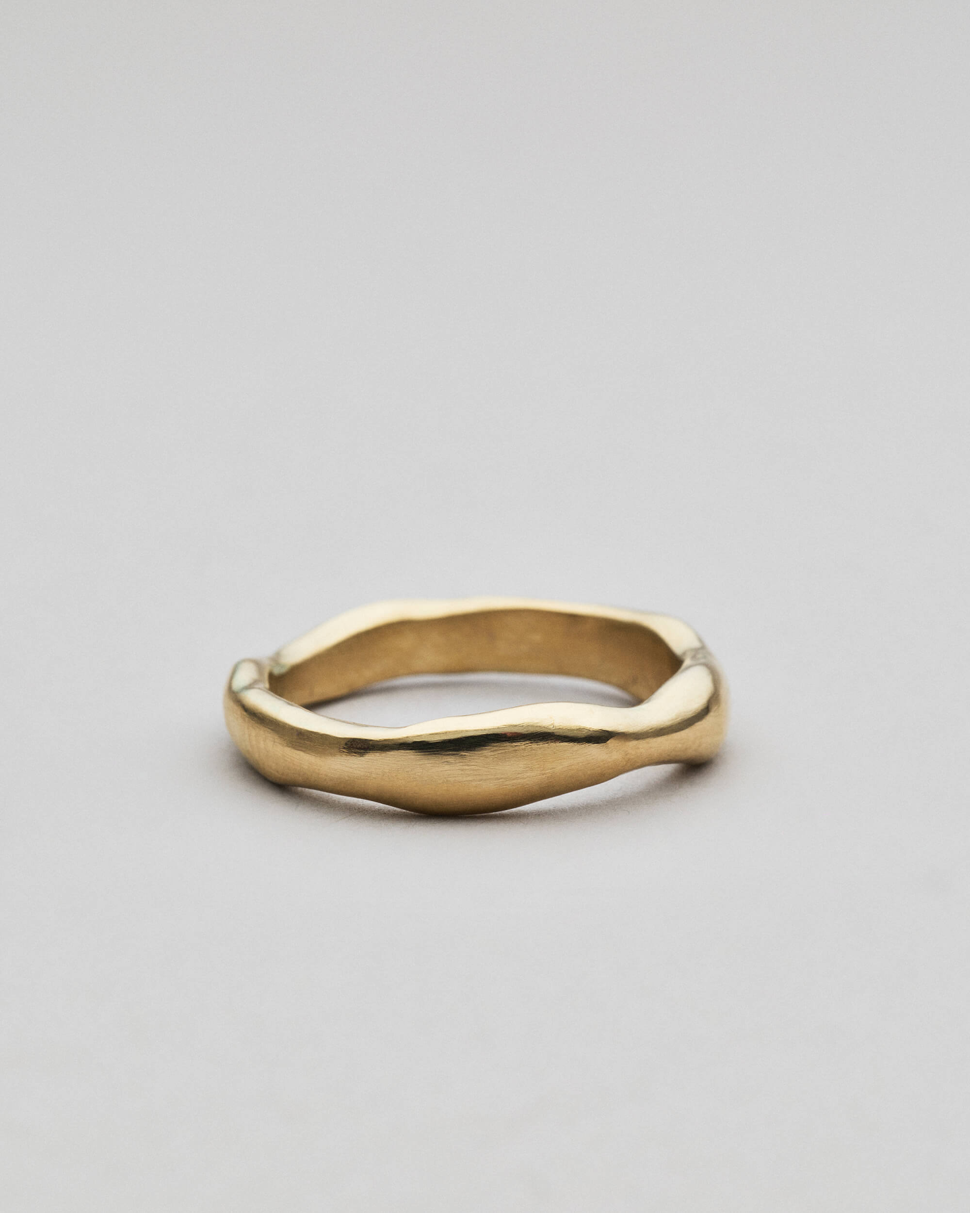Leo fingerring i 14 karat guld
