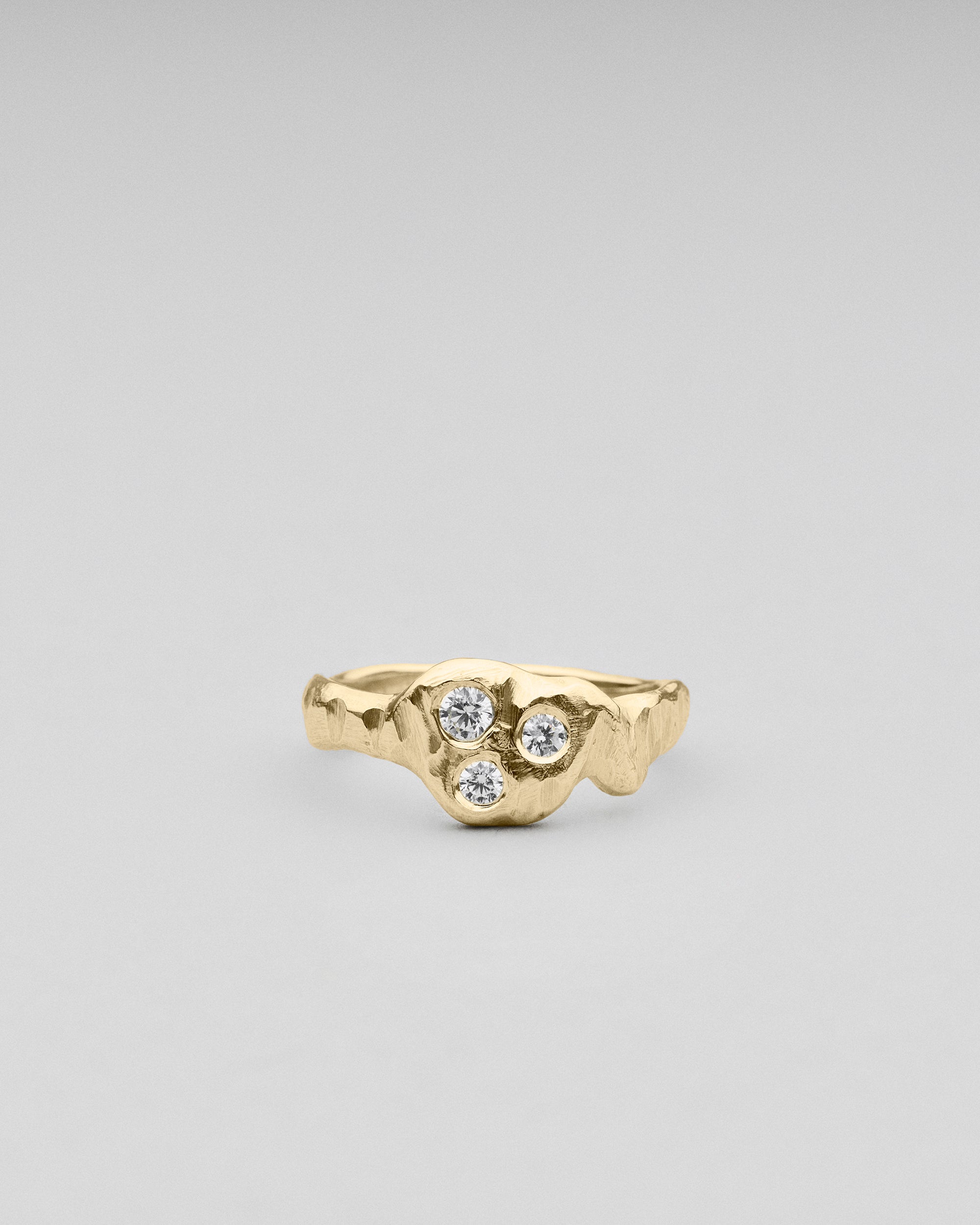 Karla fingerring i forgyldt