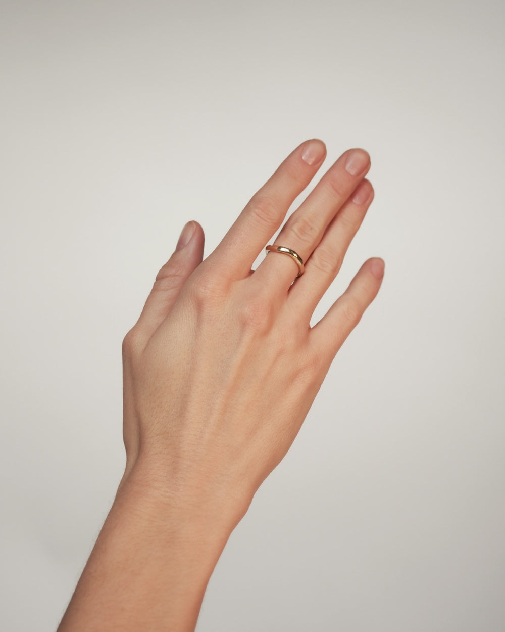 Magda fingerring i 8 karat guld