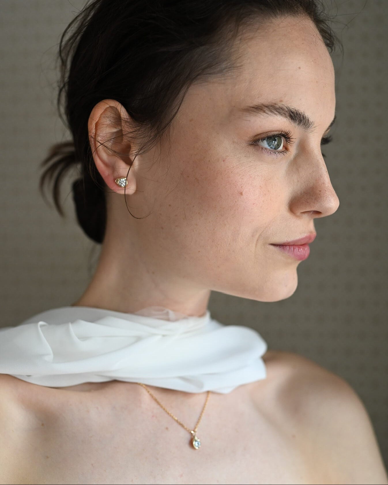 alma-halskaede-guld