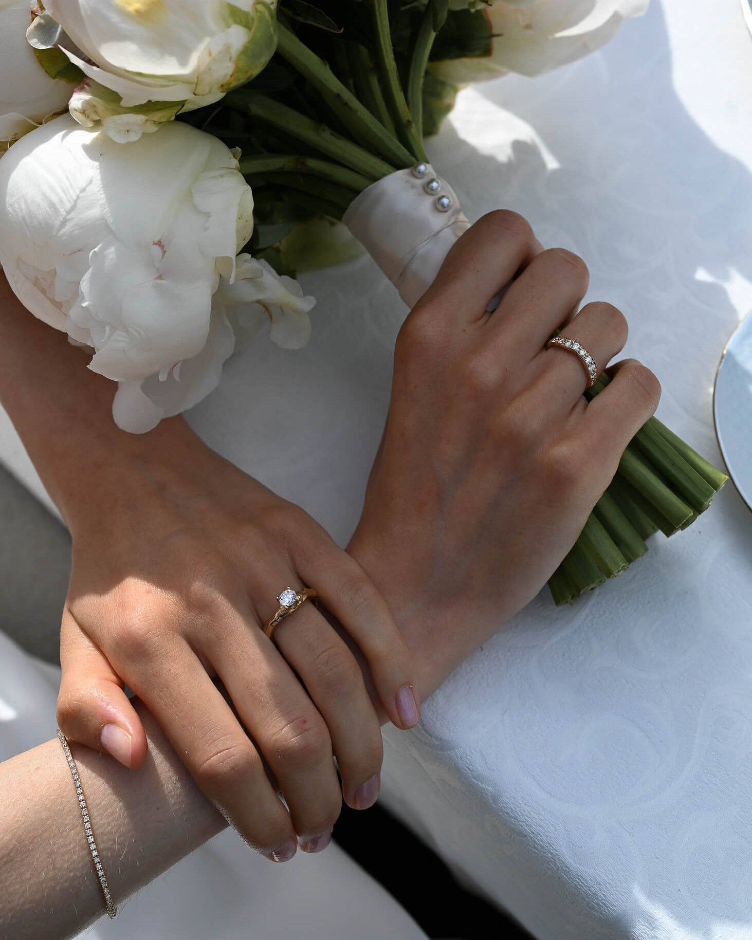 bea-vielsesring-guld-med-diamanter