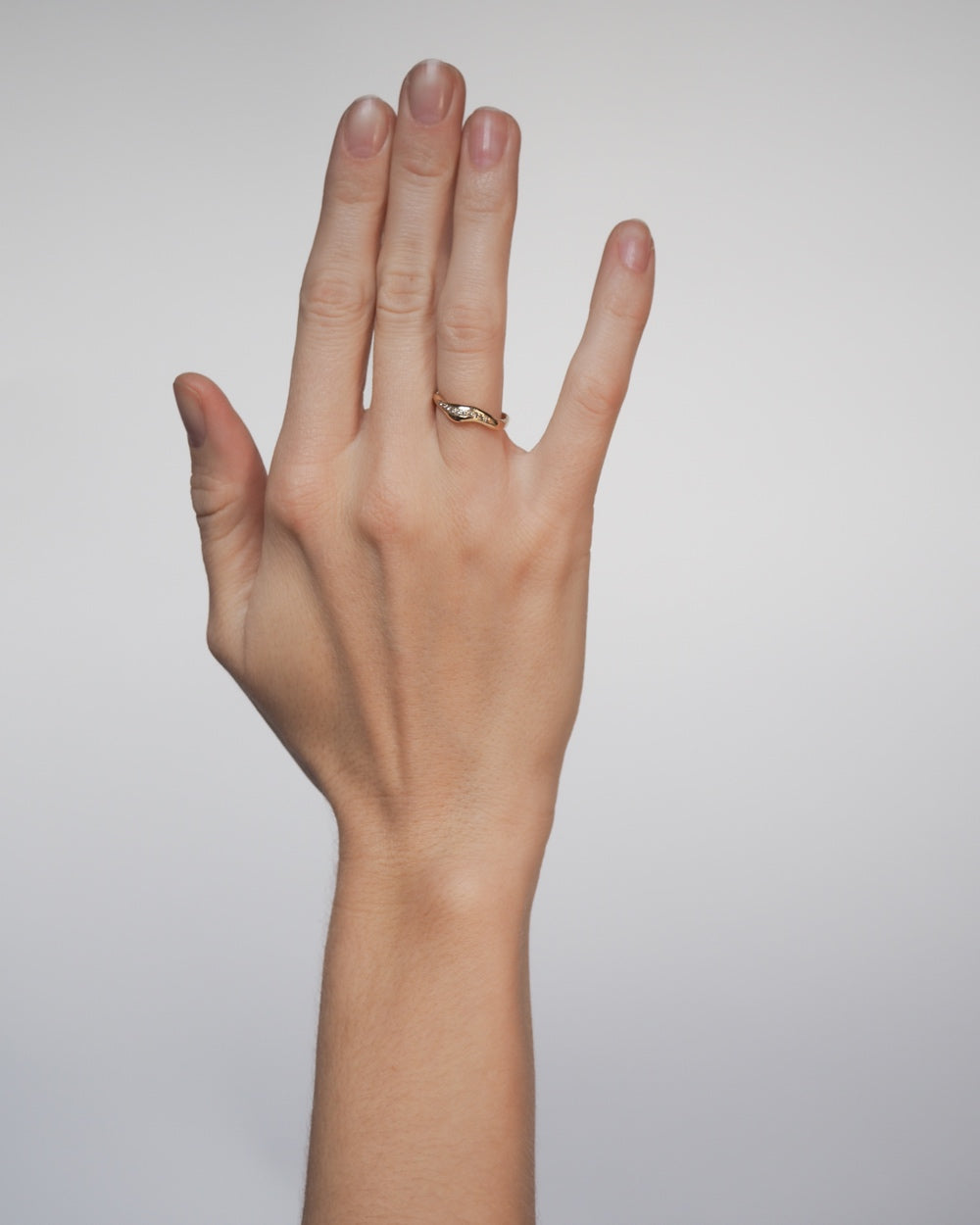 Jytte fingerring i 14 karat guld