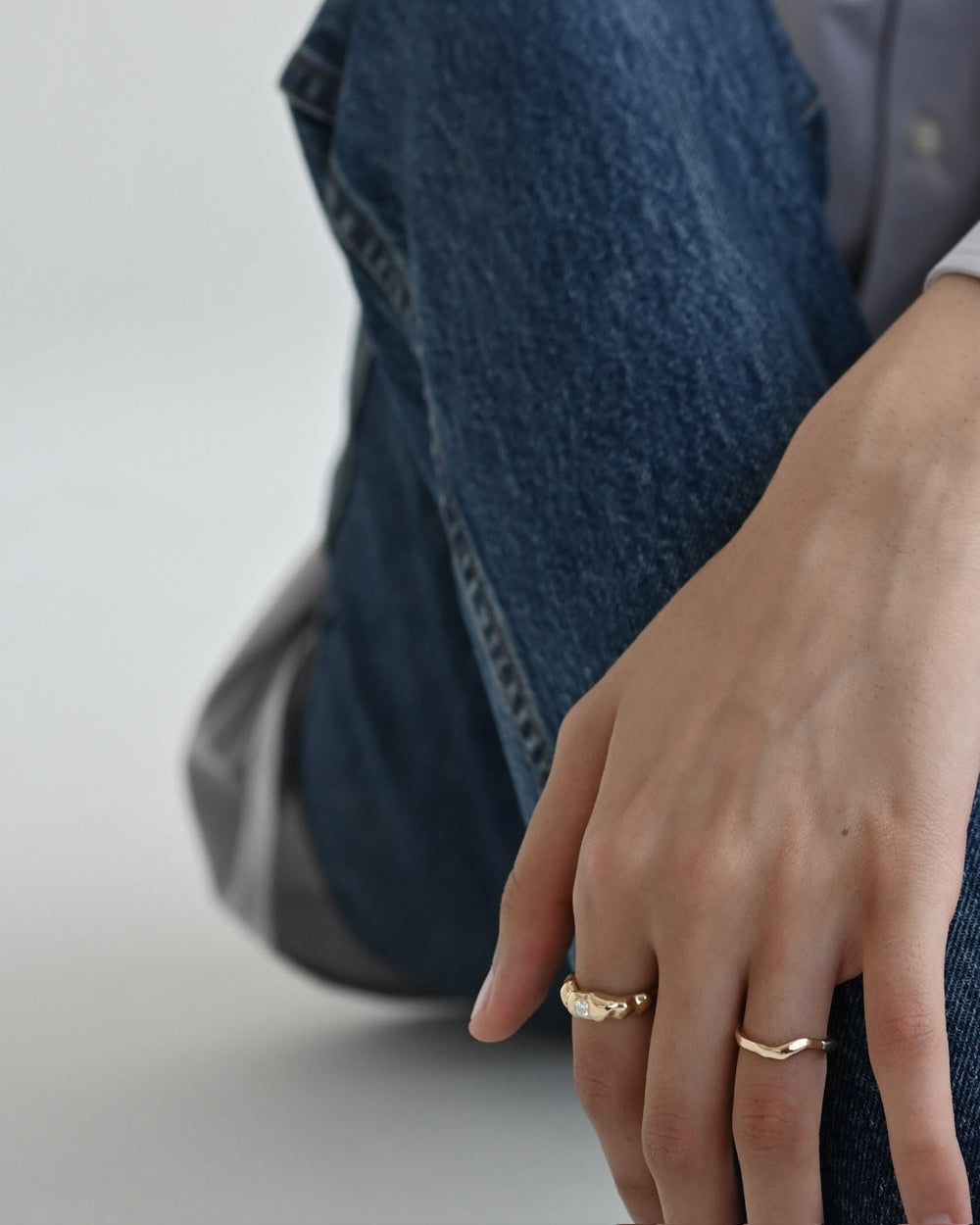 Nethe fingerring i 18 karat guld