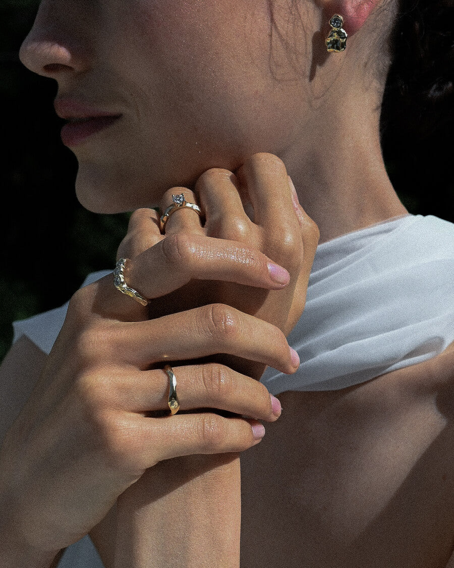olga-oereringe-guld-med-diamant