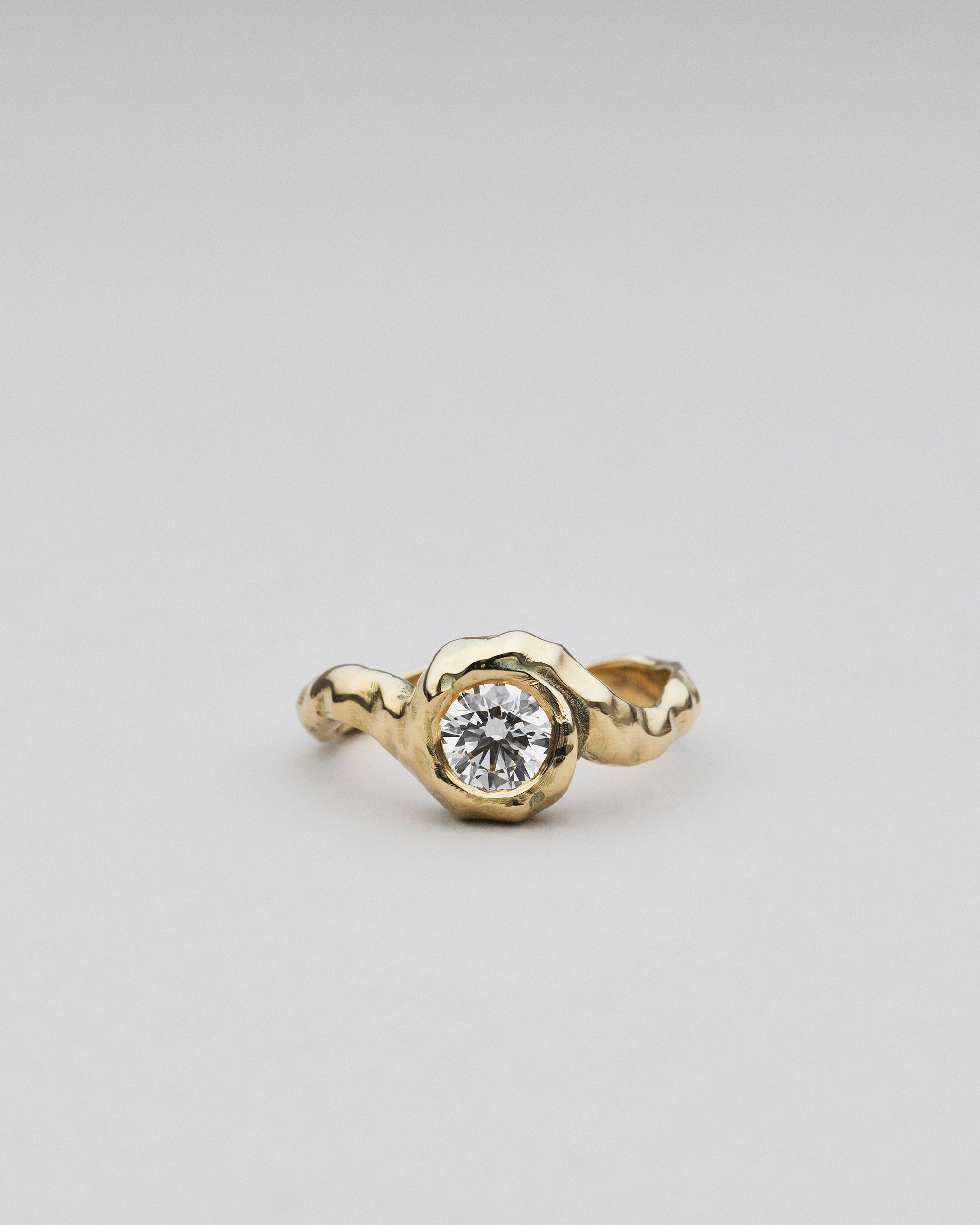 Safi fingerring i 18 karat guld