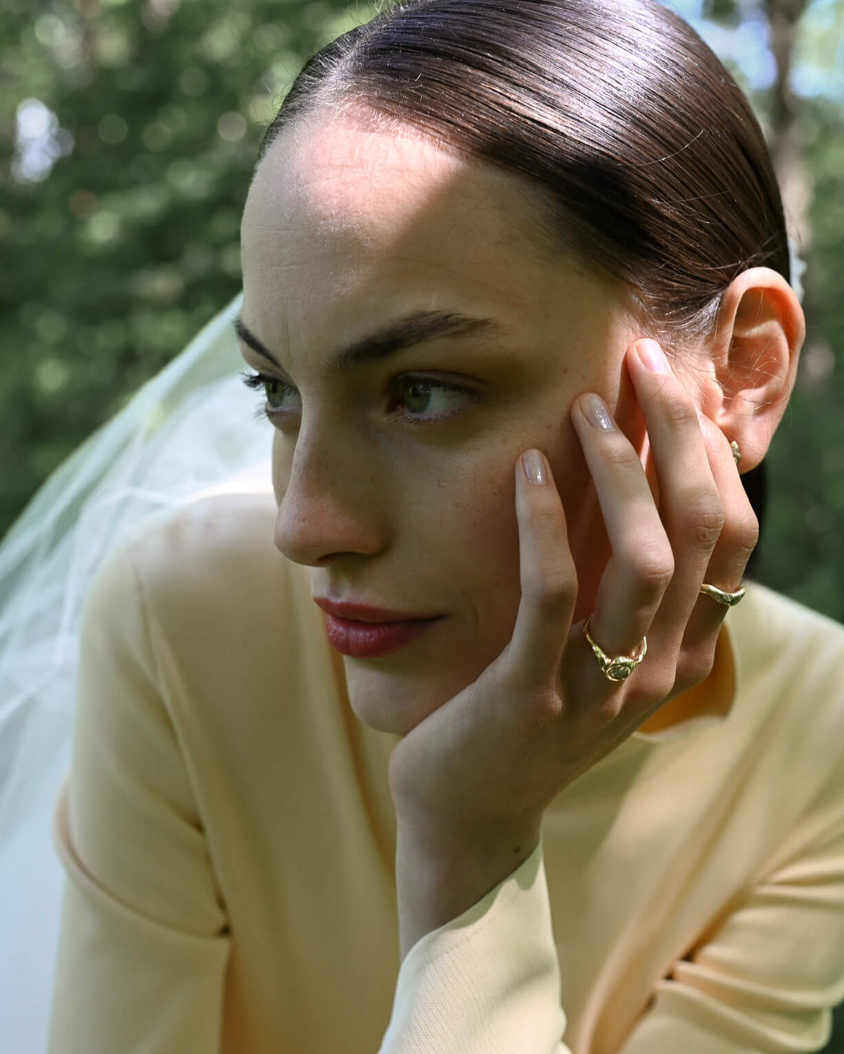 safi-guld-forlovelsesring-med-diamant
